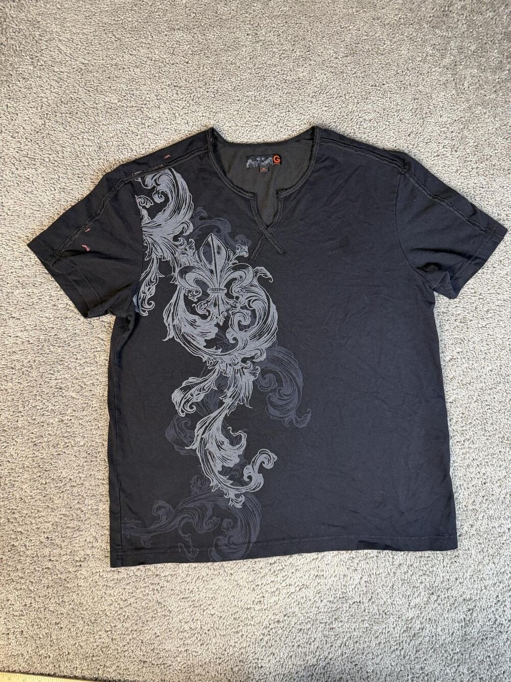 G By GUESS Shirt Mens XL Black V-Neck Fleur Cyber Graphic Cotton Polyester